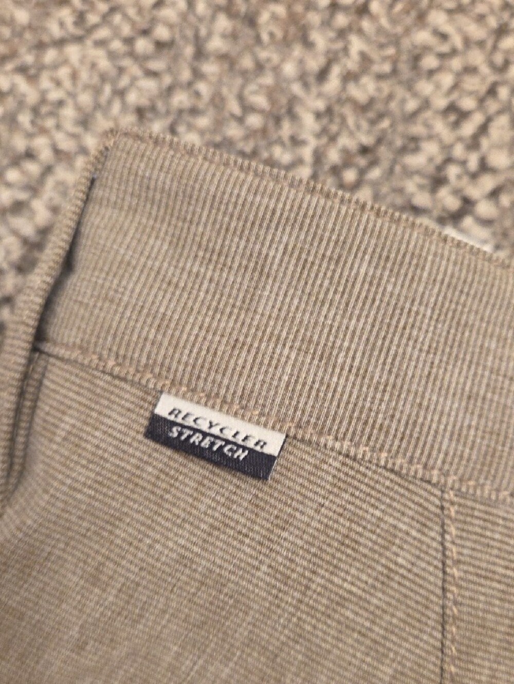 Billabong Men's Light Tan Flat Front Stretch Shorts - Picture 8 of 9